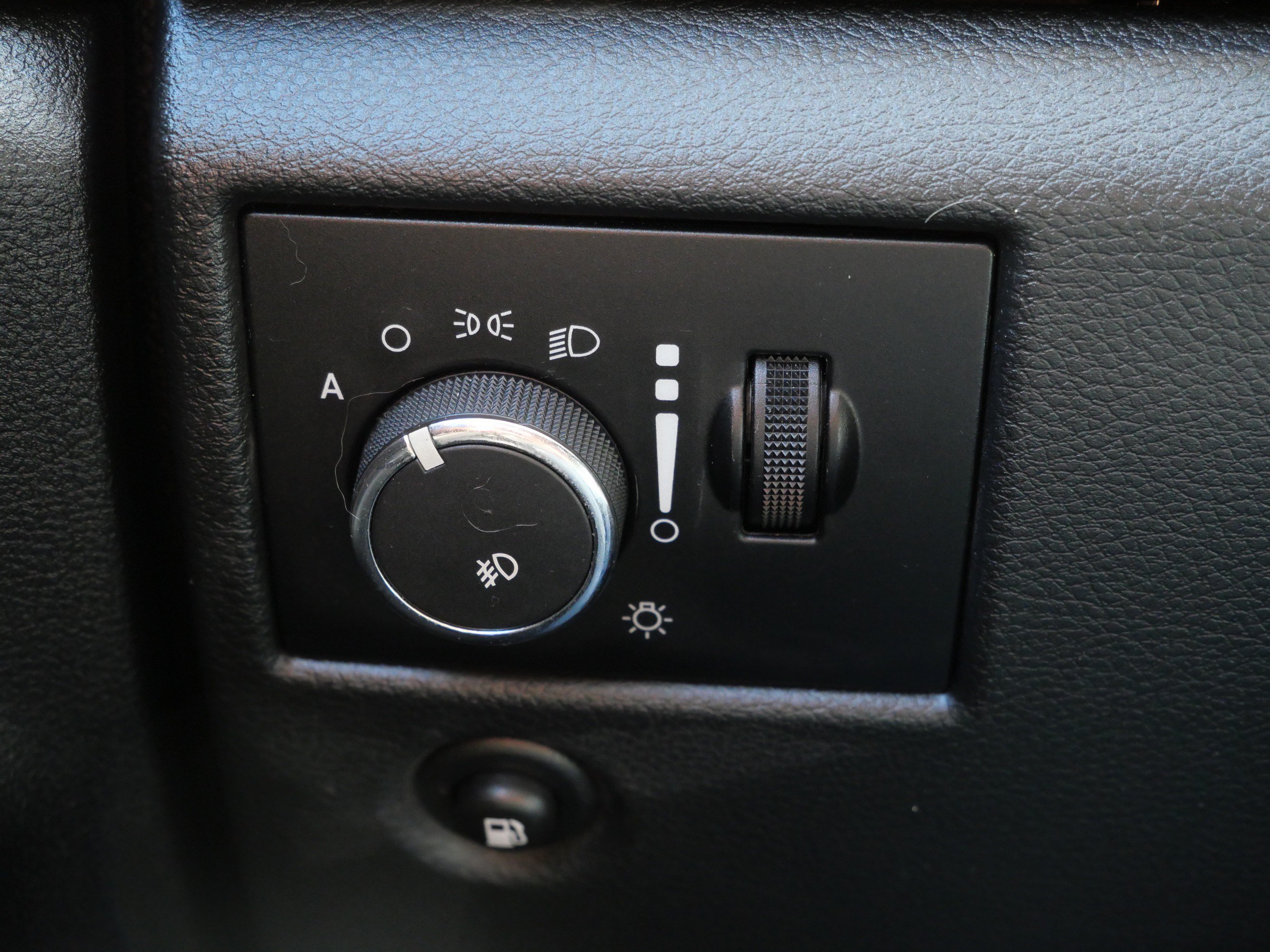 Used 2011 Brilliant Black Crystal Pearl Jeep Laredo image 26