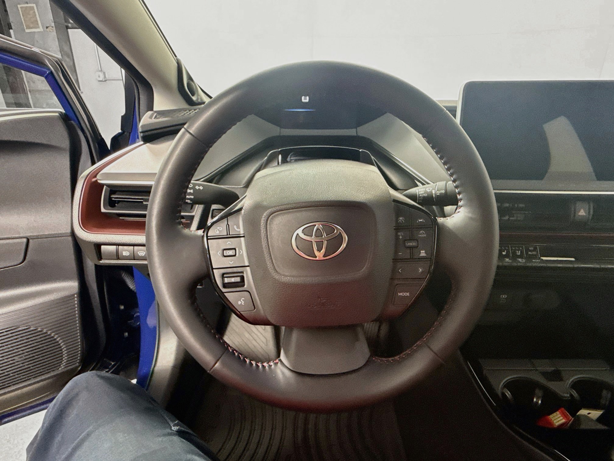 Used 2025 Reservoir Blue Toyota XSE Premium image 11