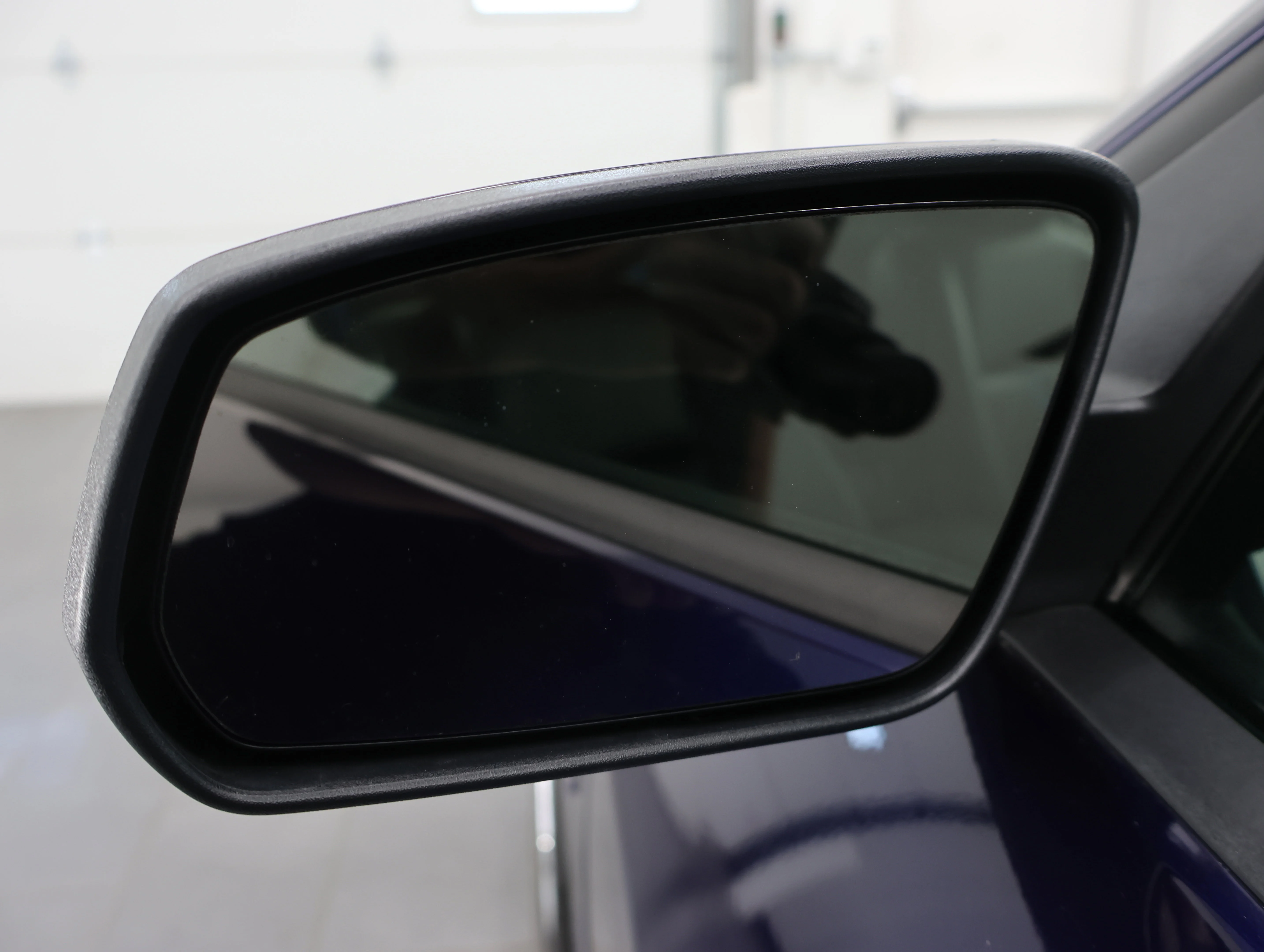 Used 2010 Kona Blue Metallic Ford GT Premium image 33