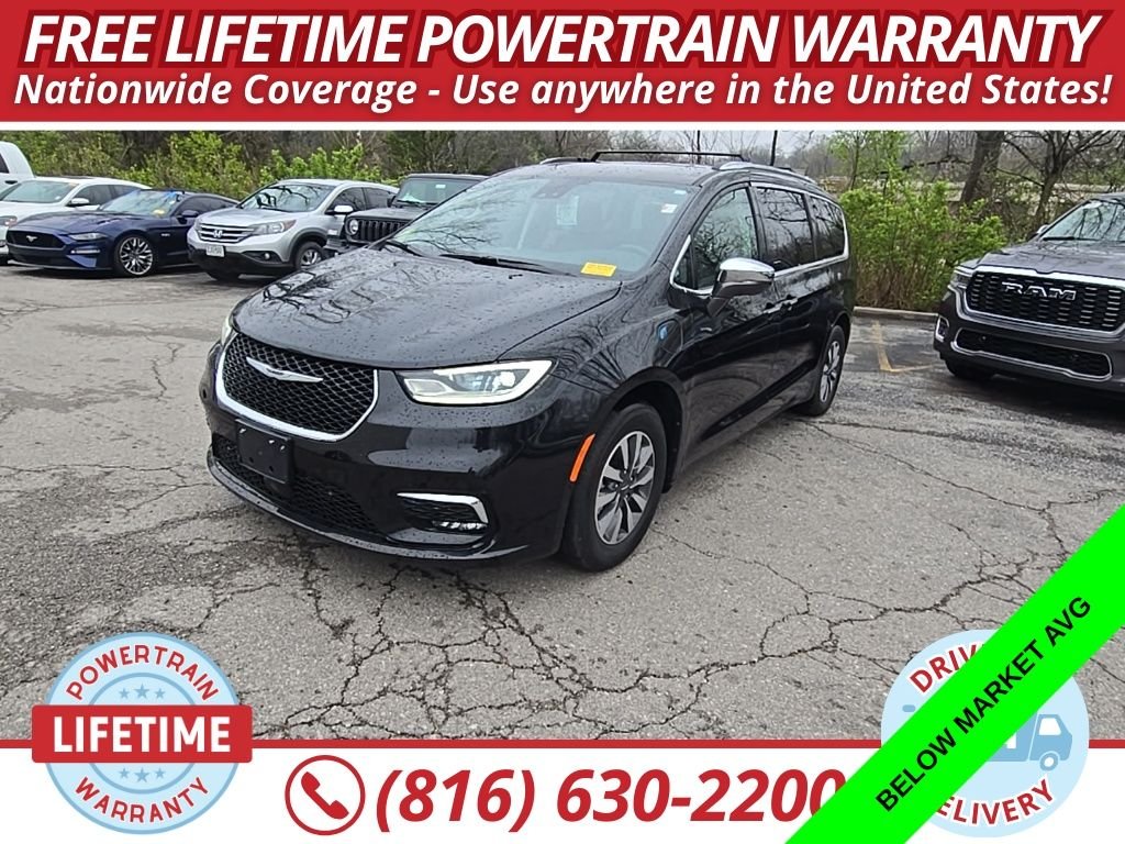 2021 Chrysler Pacifica Hybrid Touring L Hybrid's photo
