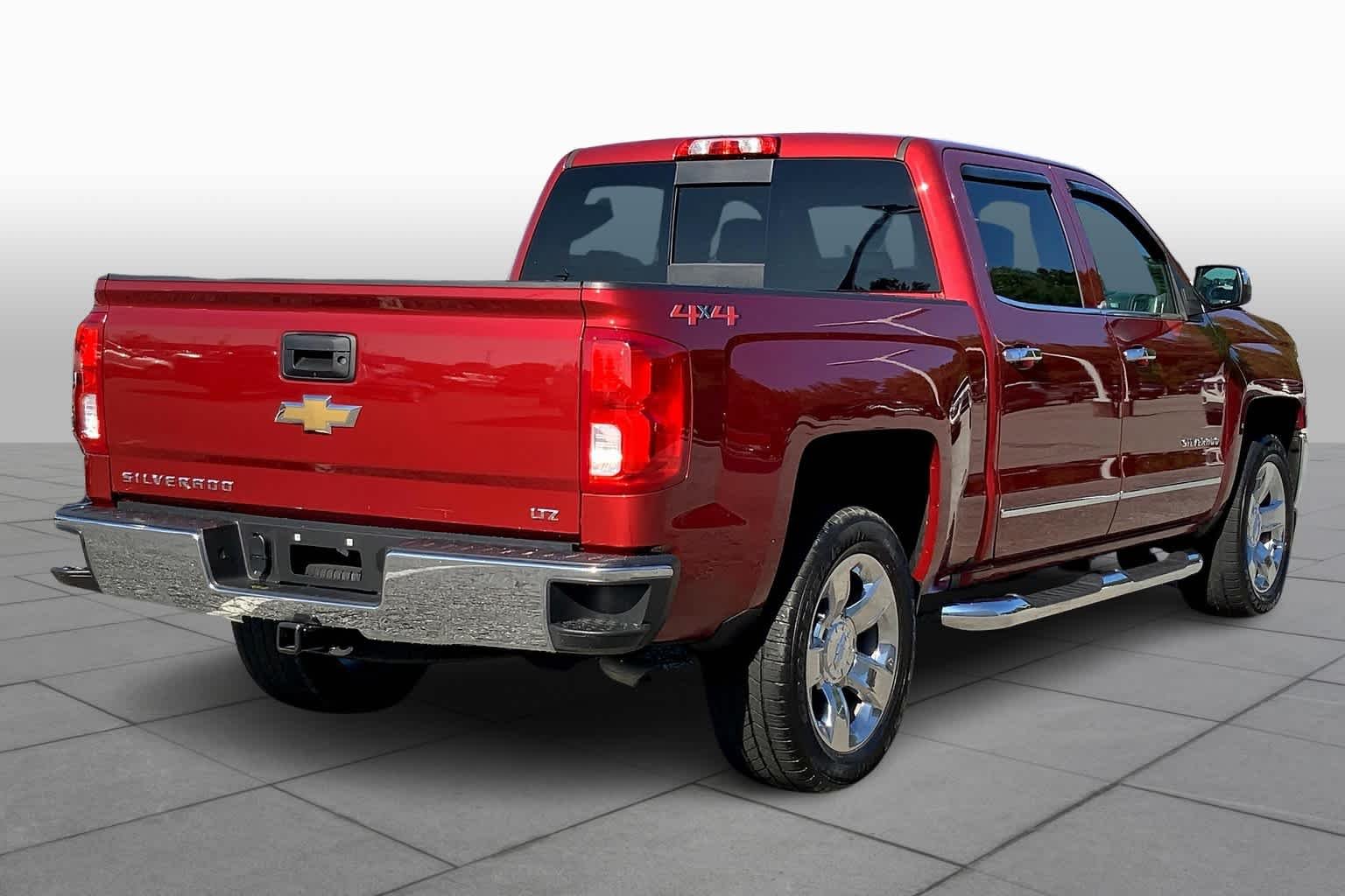Used 2018 Cajun Red Tintcoat Chevrolet LTZ image 13