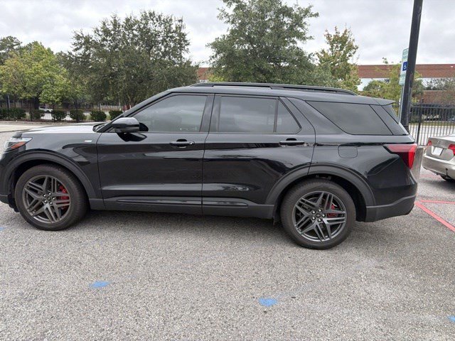 Certified Used 2025 Black Metallic Ford ST-Line image 40
