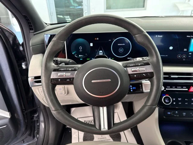 Used 2025  Hyundai Limited image 28