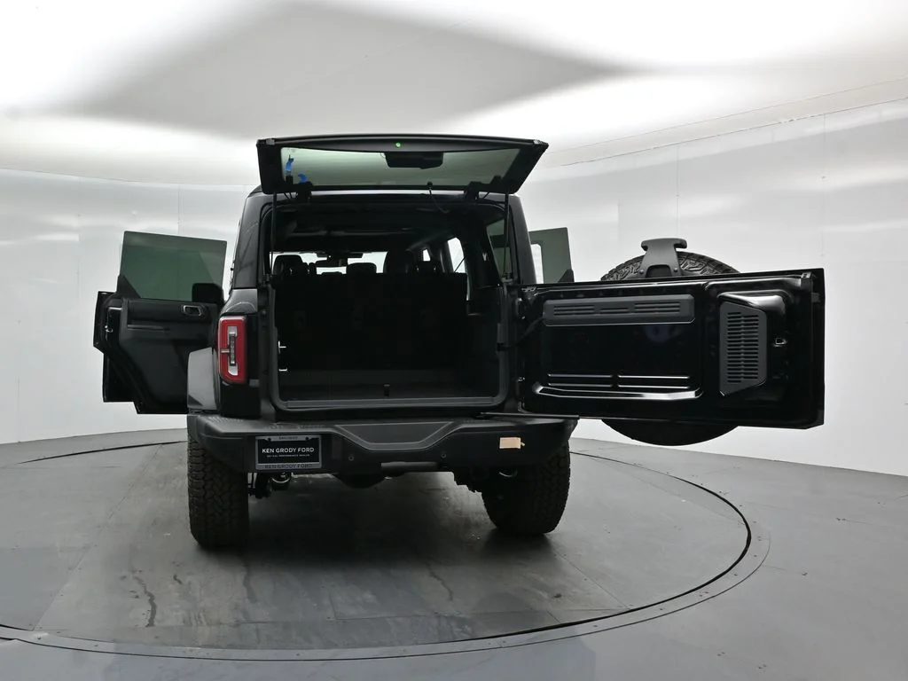 New 2026 Shadow Black Ford Badlands image 33