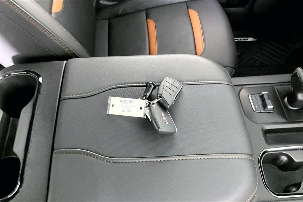 Used 2026 White GMC AT4 image 34