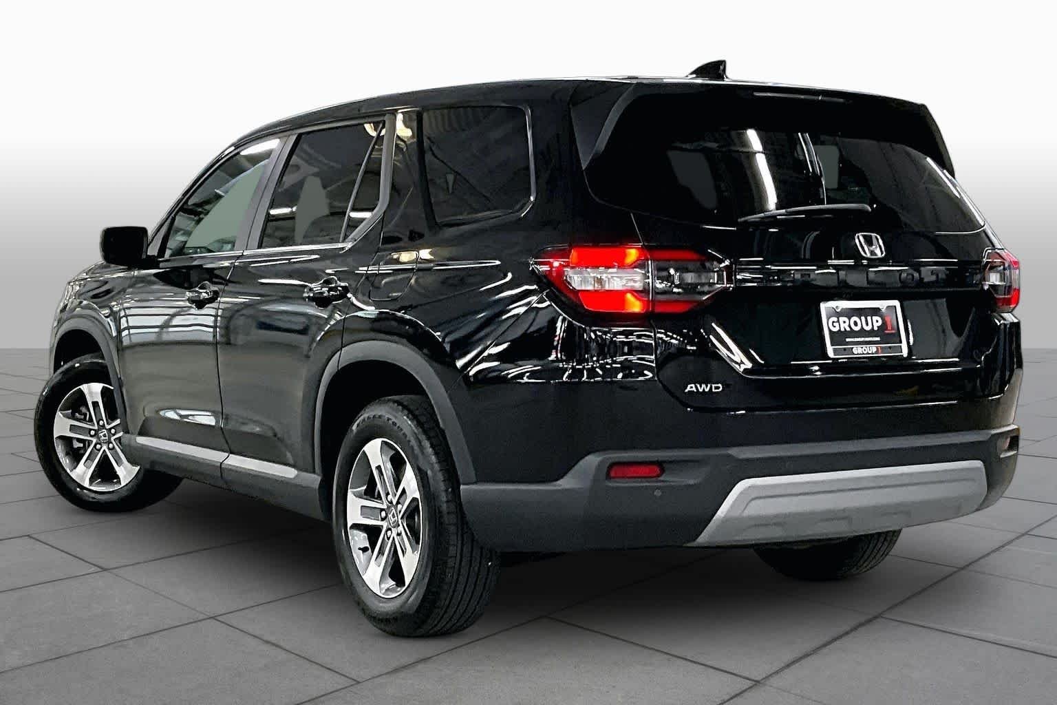 Used 2025 Crystal Black Pearl Honda EX-L image 11