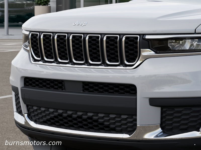 New 2026 Bright White Clear-Coat Exterior Paint Jeep Laredo X image 11