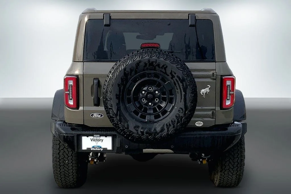 New 2026 Marsh Gray Ford Badlands image 4