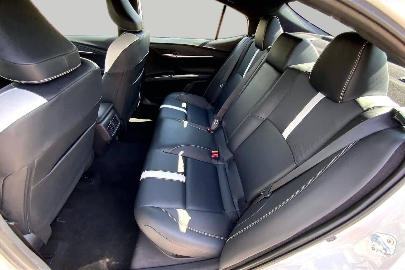 Used 2025 Ice Cap Toyota SE image 20