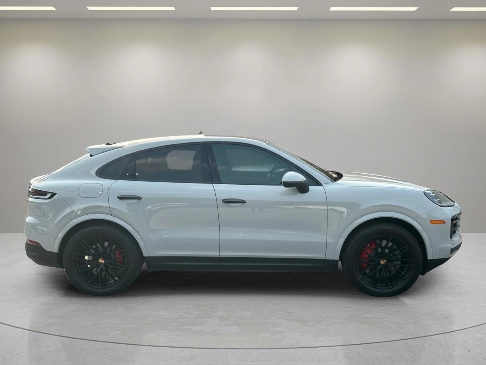 Used 2024 Chalk Porsche S image 8