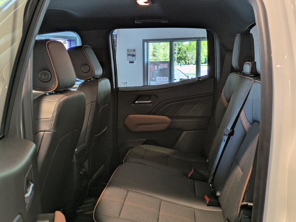 2026 GMC Canyon AT4 - Photo 32