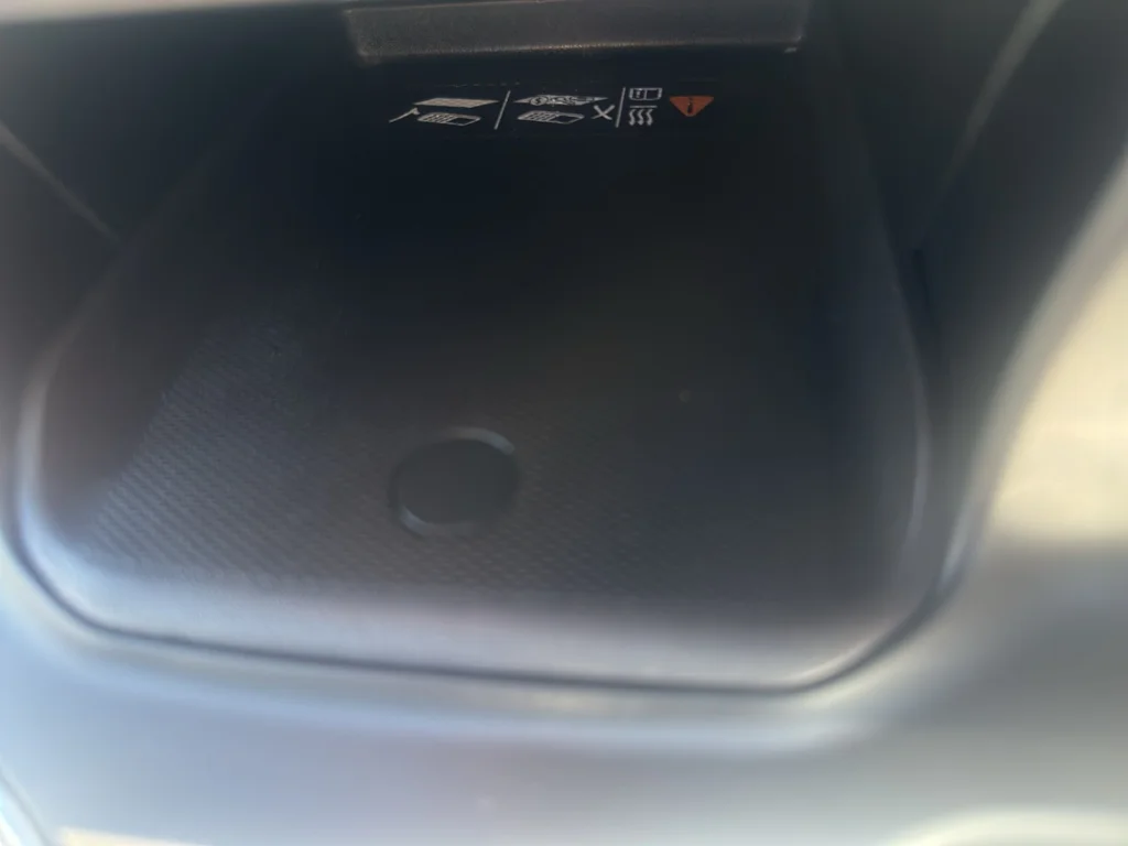 Used 2025 Sterling Metallic GMC Denali image 27