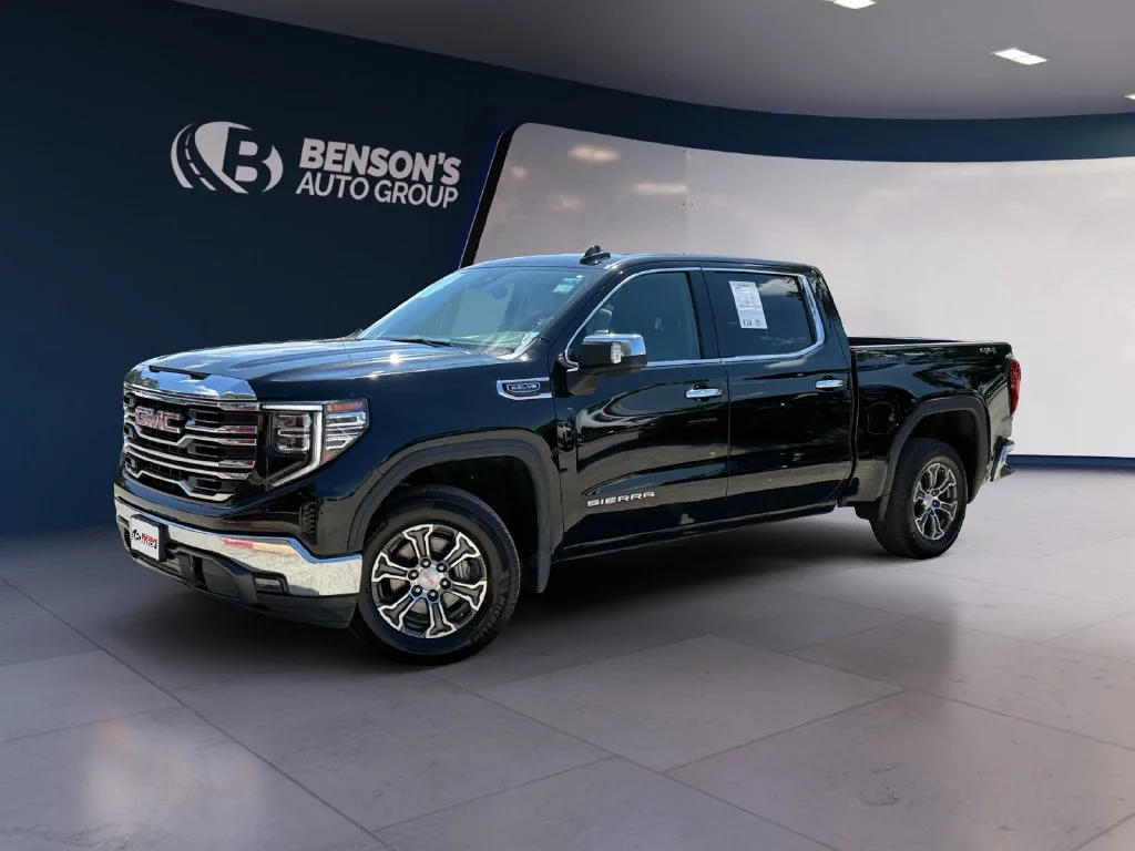 Used 2025 Black GMC SLT image 1