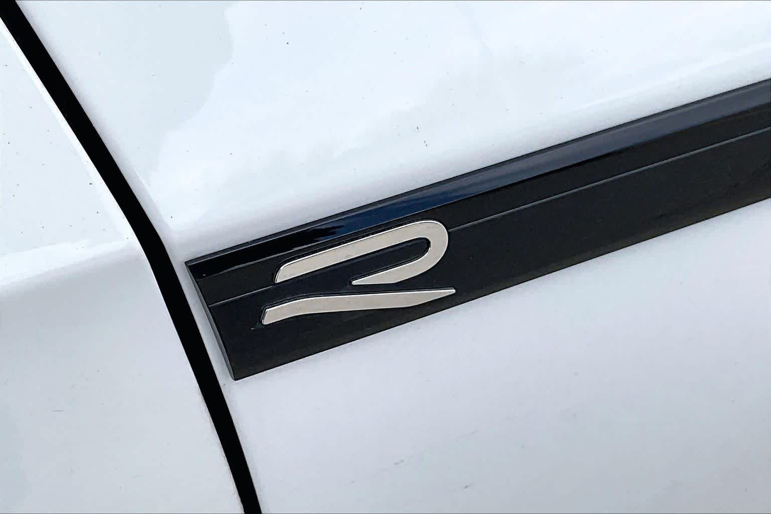 Used 2024 Pure White Volkswagen  image 10