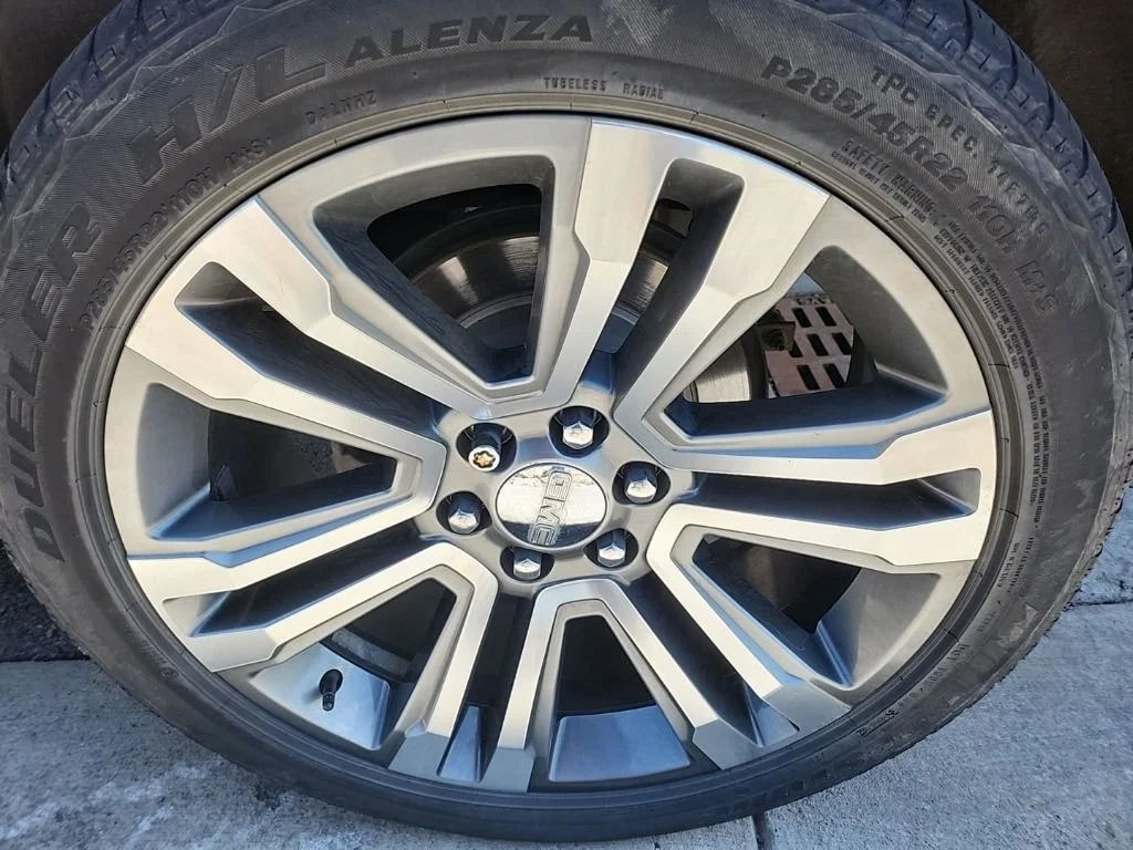 Used 2018 Onyx Black GMC Denali image 24