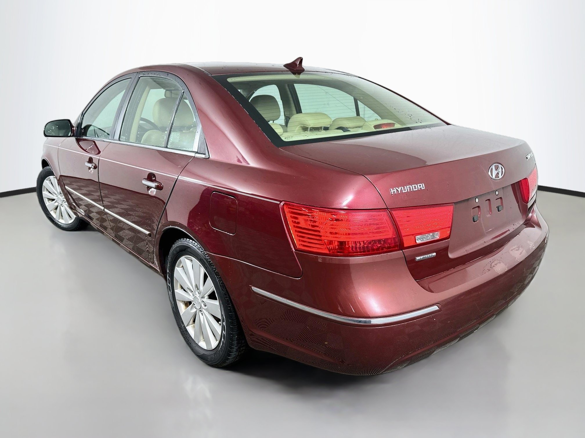 Used 2009 Dark Cherry Red Hyundai Limited image 6