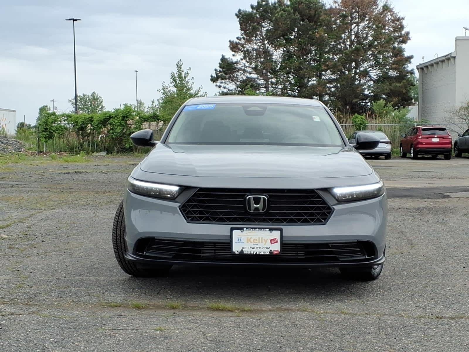 Certified Used 2025 Urban Gray Pearl Honda SE image 2