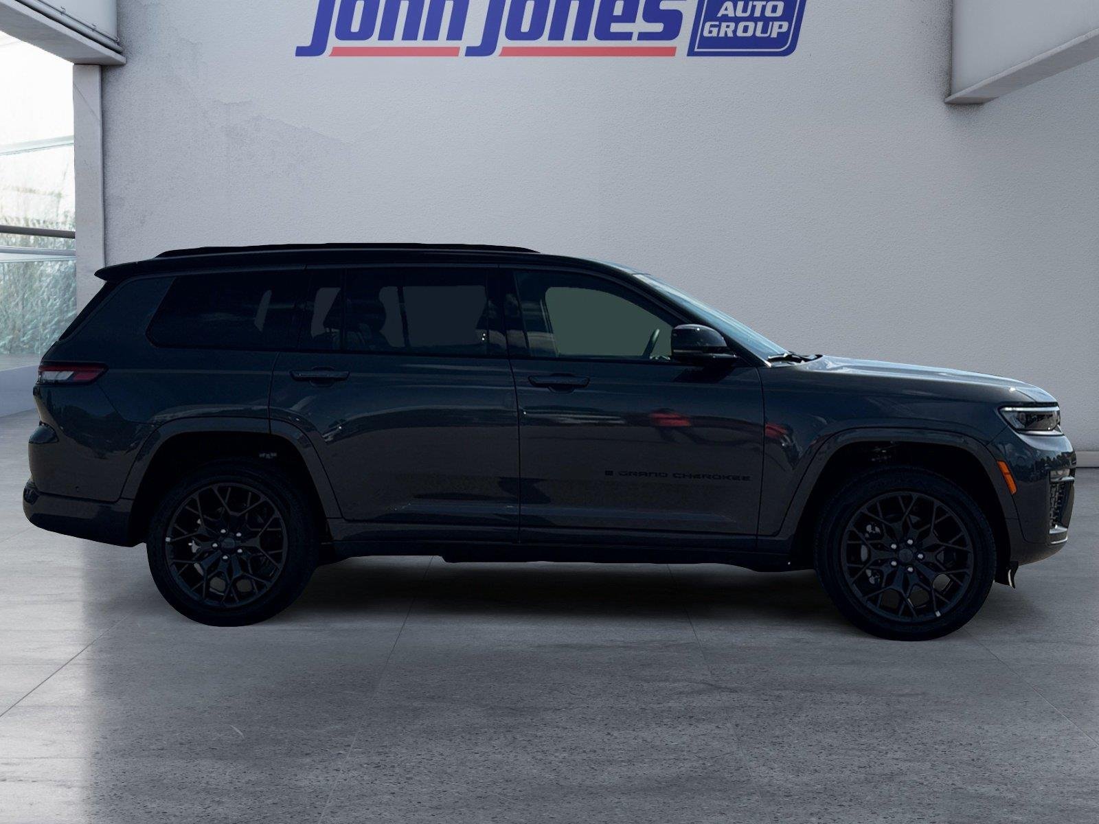 New 2026 Baltic Gray Metallic Clear-Coat Exterior Paint Jeep Summit image 6
