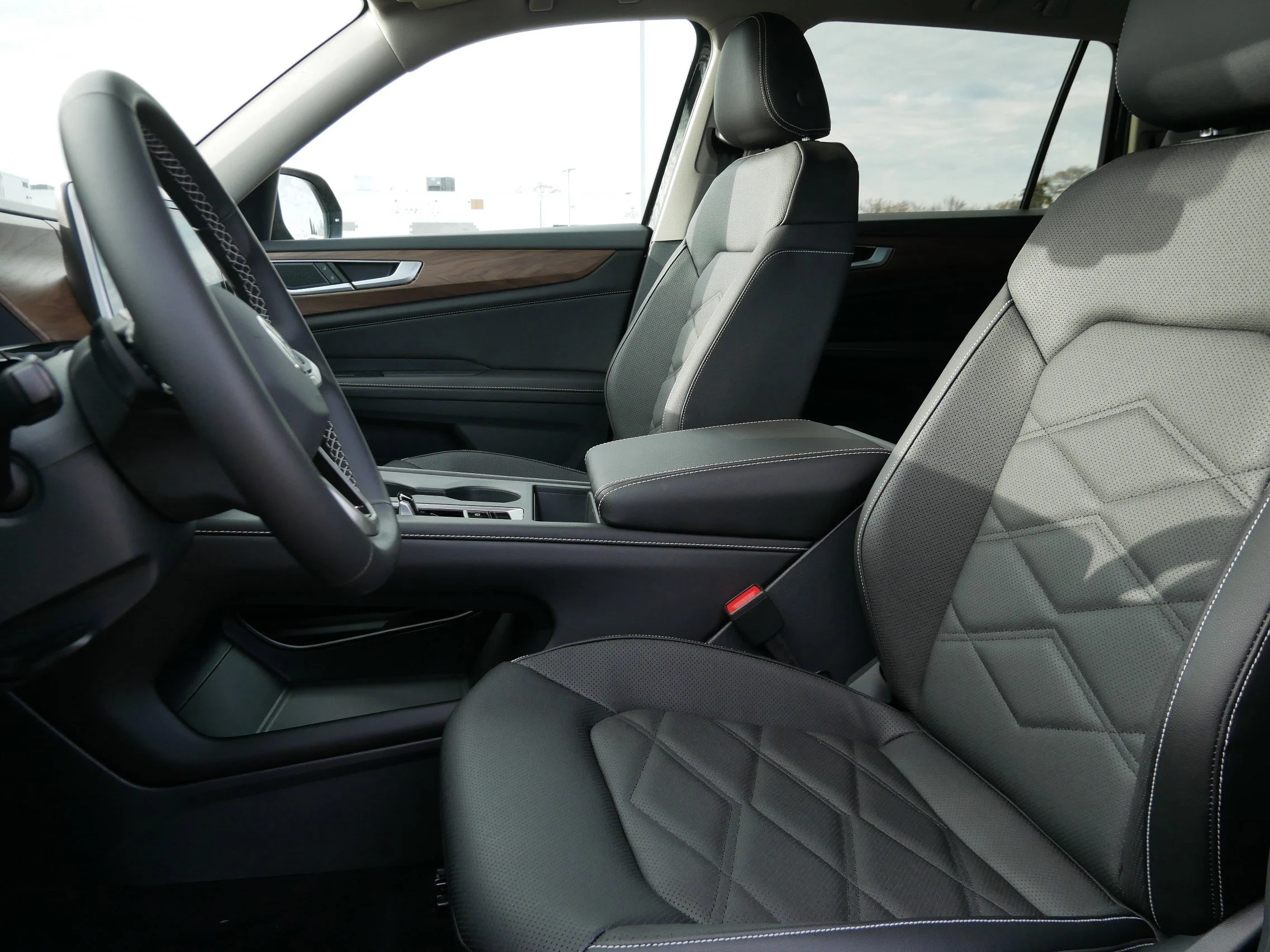 New 2026 Deep Black Pearl Volkswagen 2.0T SE image 4
