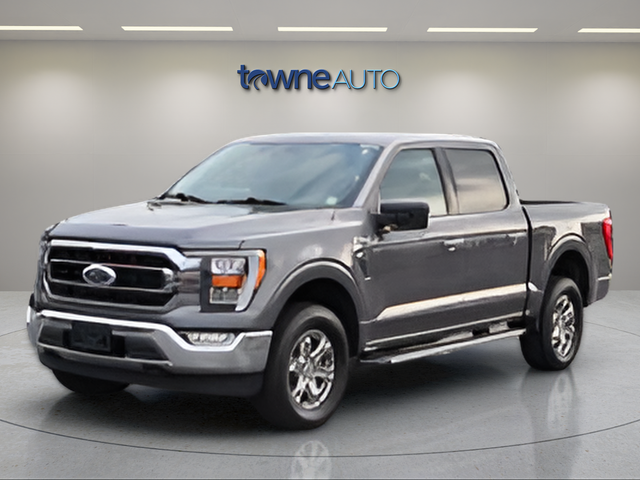 Used 2023 Gray Metallic Ford XLT image 1