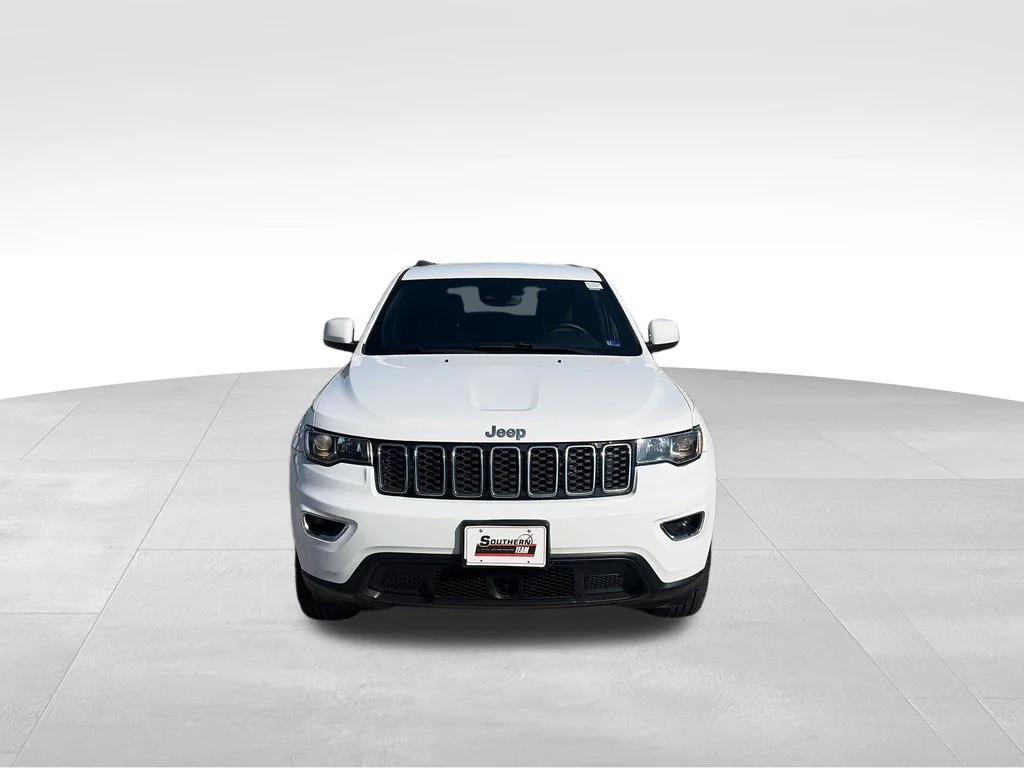 Used 2020 White Jeep Laredo E image 9