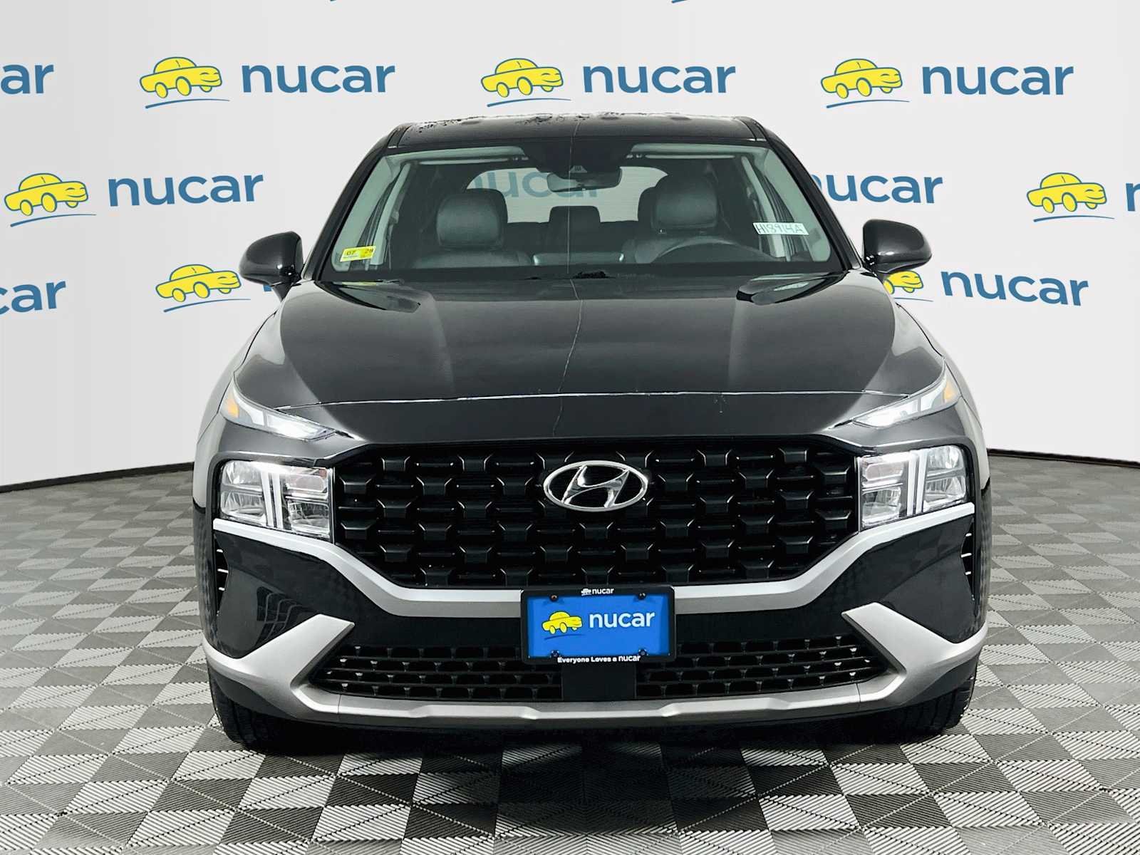 Used 2023 Twilight Black Hyundai SE image 2