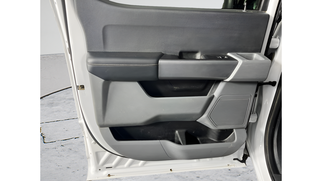 Used 2023 Oxford White Ford XLT image 21