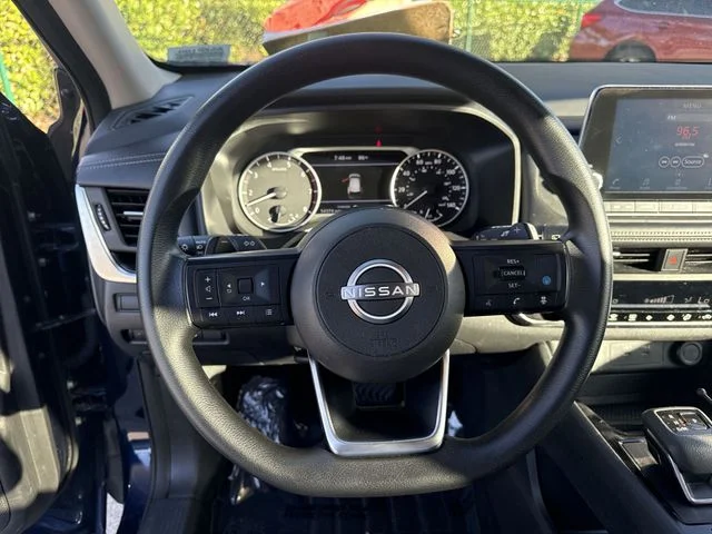 2024 Nissan Rogue SV - Photo 14
