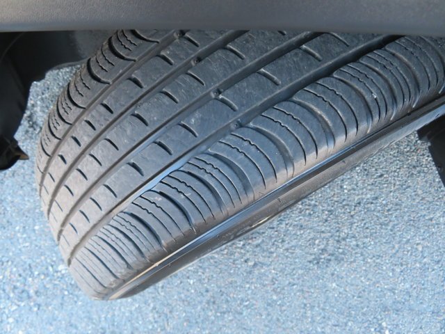 Used 2022 Granite Crystal Metallic Clearcoat Jeep Latitude image 34