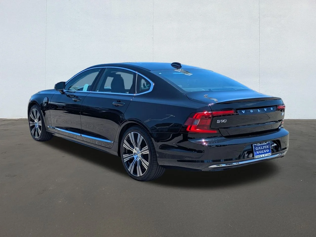 Certified Used 2023 Black Stone Volvo Ultimate image 3