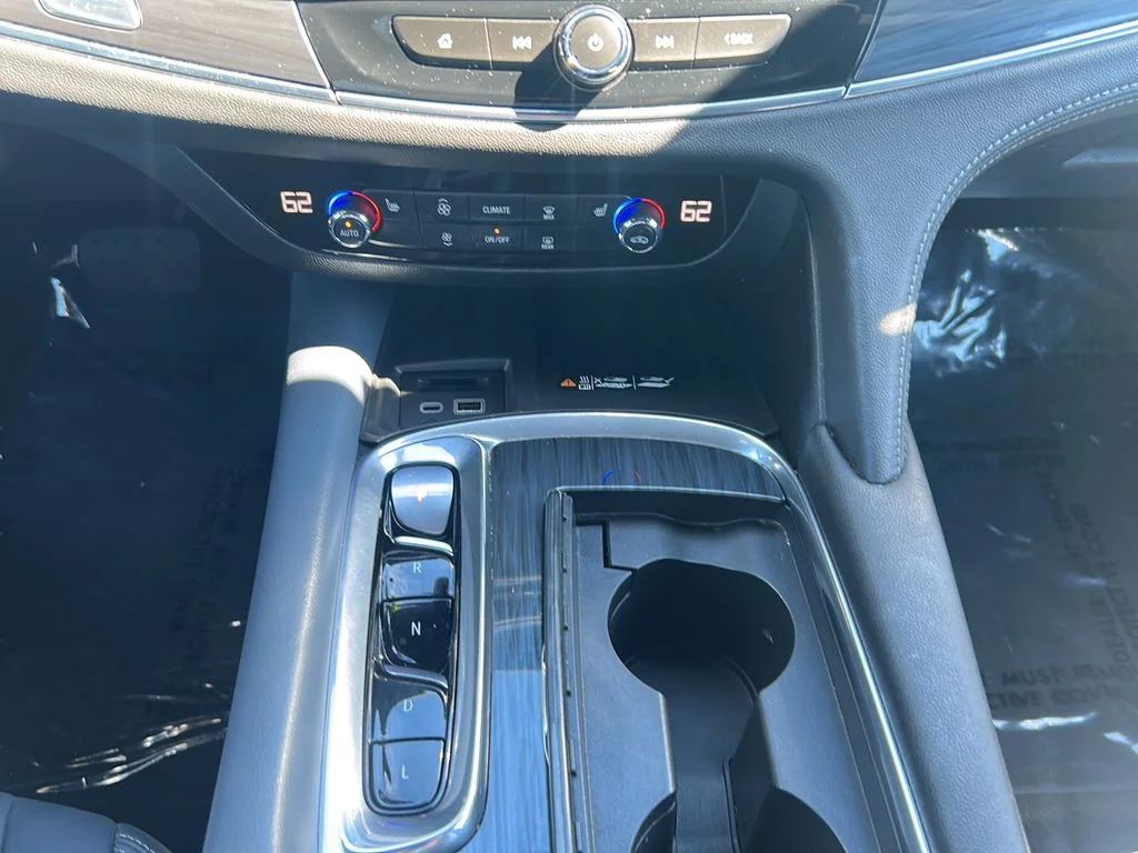 Used 2023 Blue Buick Essence image 20