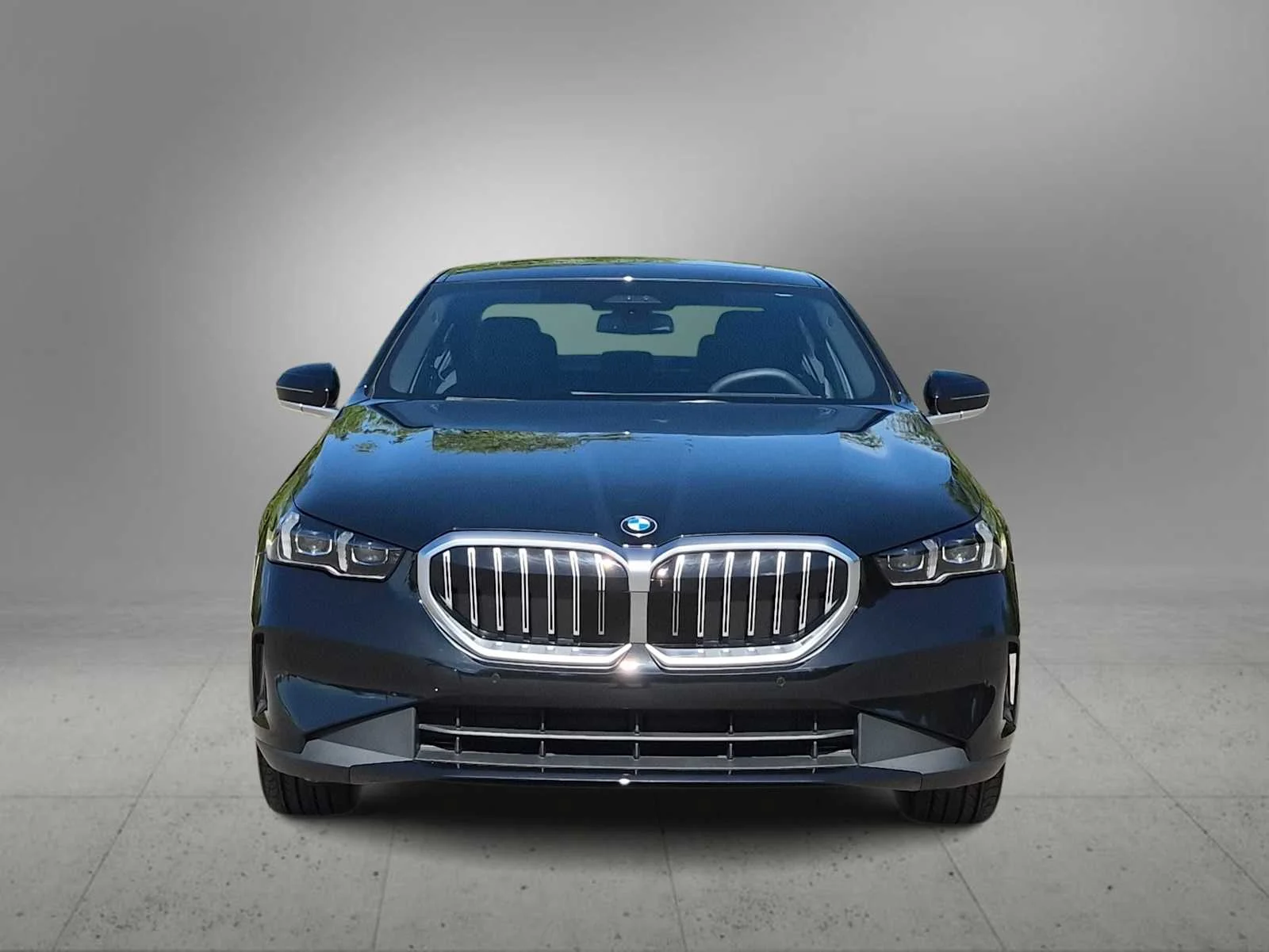 New 2027 Black Sapphire Metallic BMW 530i xDrive image 3