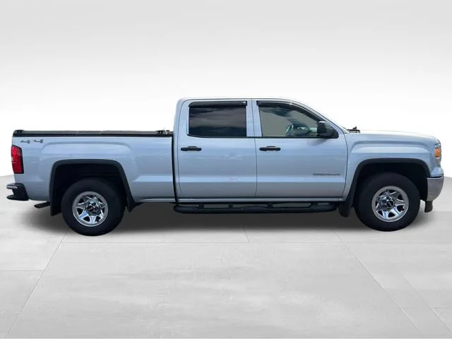 Used 2015 Silver GMC  image 8