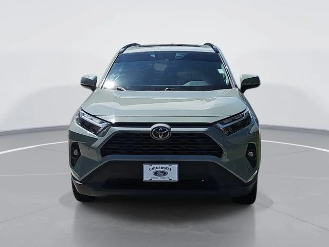 Used 2022 Gray Toyota XLE Premium image 8