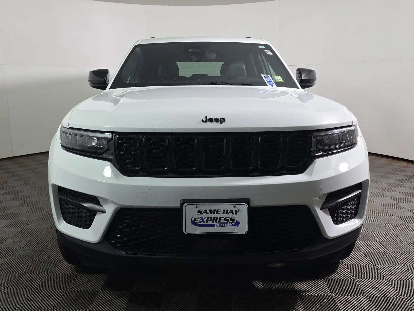 Used 2024 Bright White Clearcoat Jeep Altitude X image 7