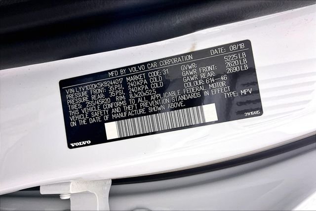 Used 2019 White Volvo T5 Momentum image 4