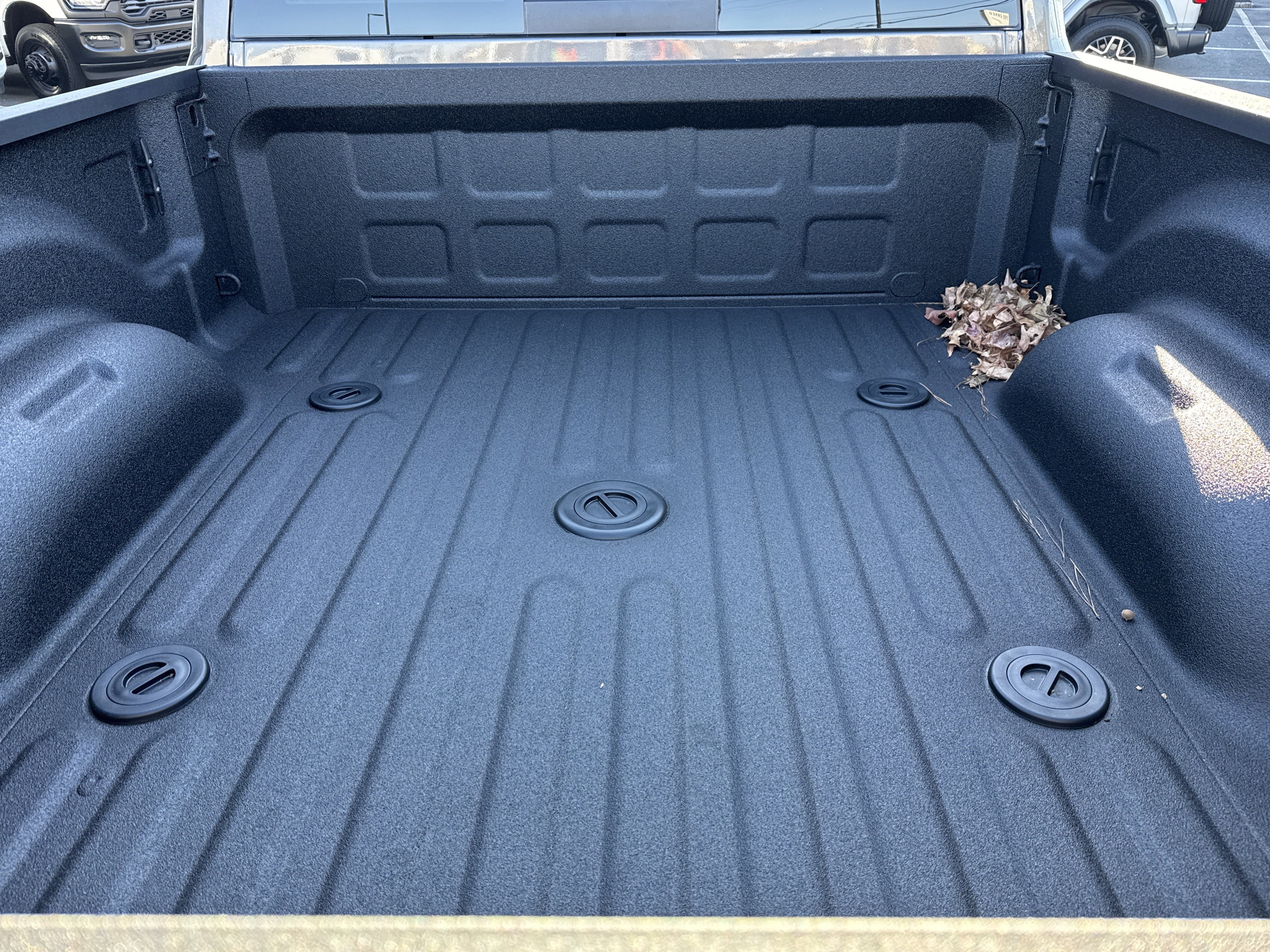 New 2026 Granite Crystal Metallic Clear-Coat Exterior Paint RAM Laramie image 23