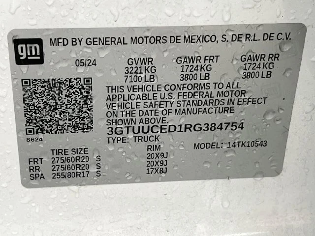 Used 2024 White GMC Elevation image 11