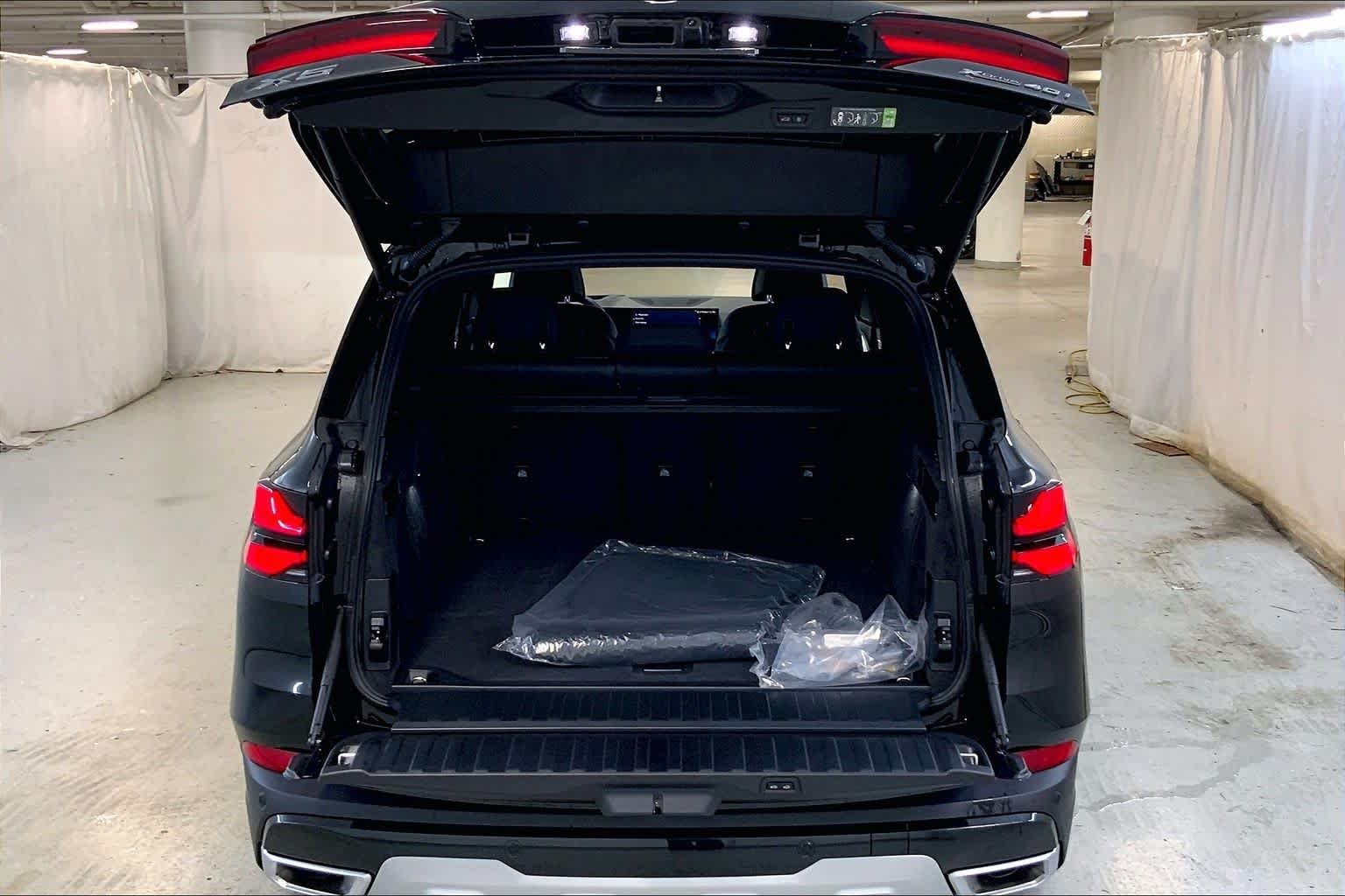 New 2026 Black Sapphire Metallic BMW xDrive40i image 20