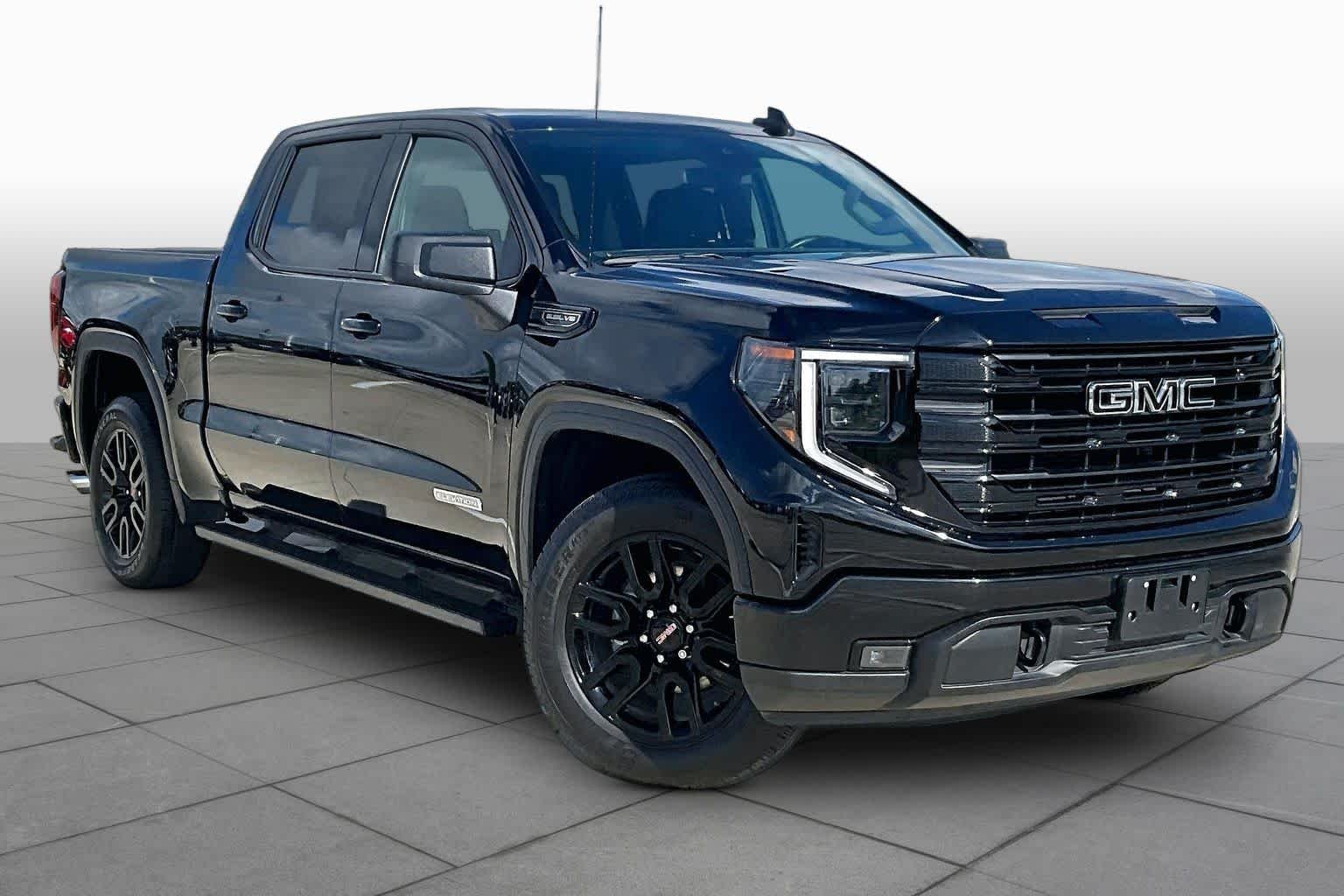 Used 2022 Onyx Black GMC Elevation image 2
