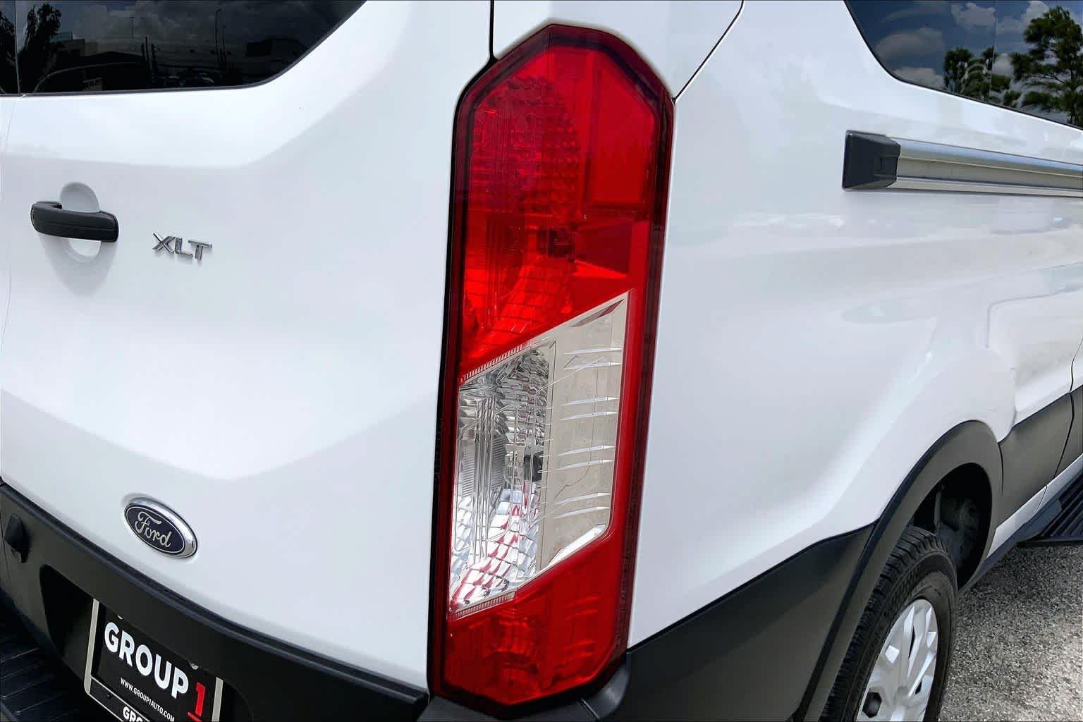 Used 2025 Oxford White Ford XLT image 29
