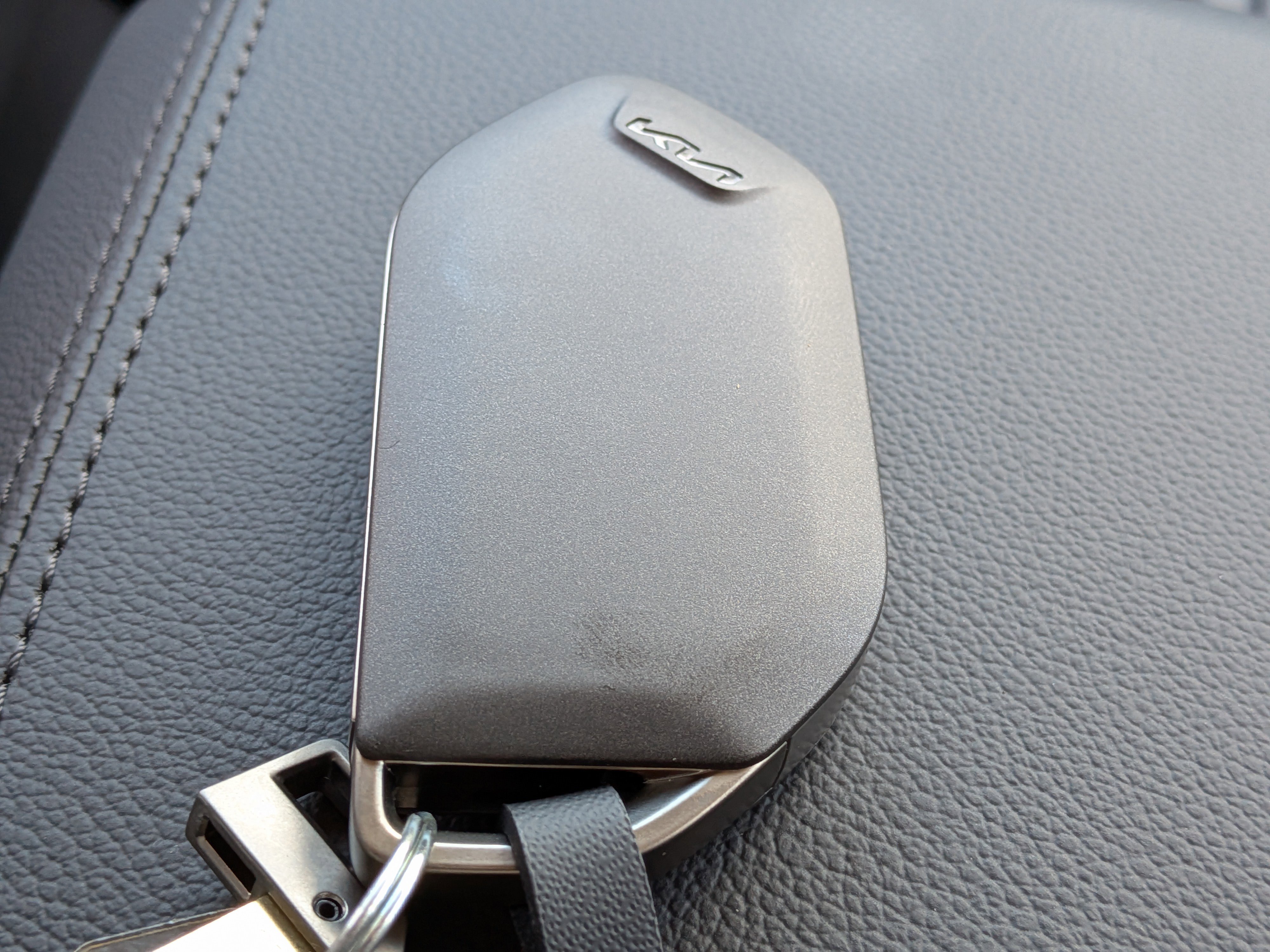 New 2026 Snow White Pearl Kia LX image 37