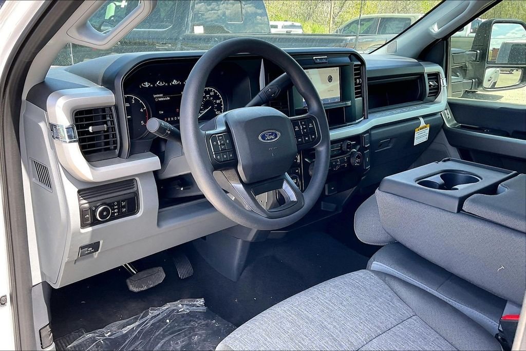 New 2026 Ford Super Duty F-350 XL 4D Crew Cab