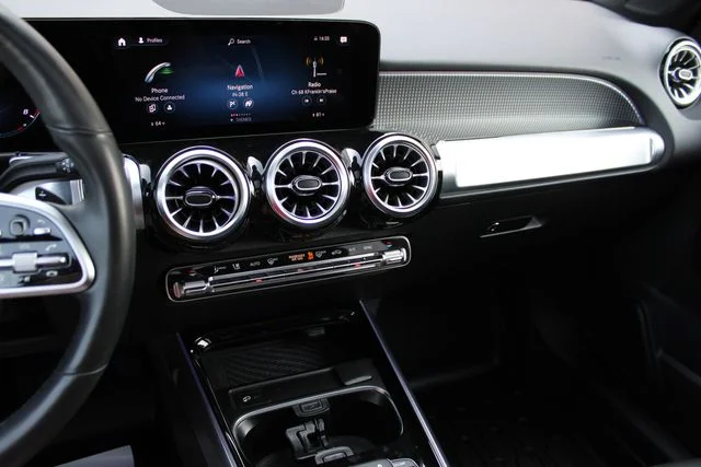 Used 2022  Mercedes-Benz GLB 250 image 15