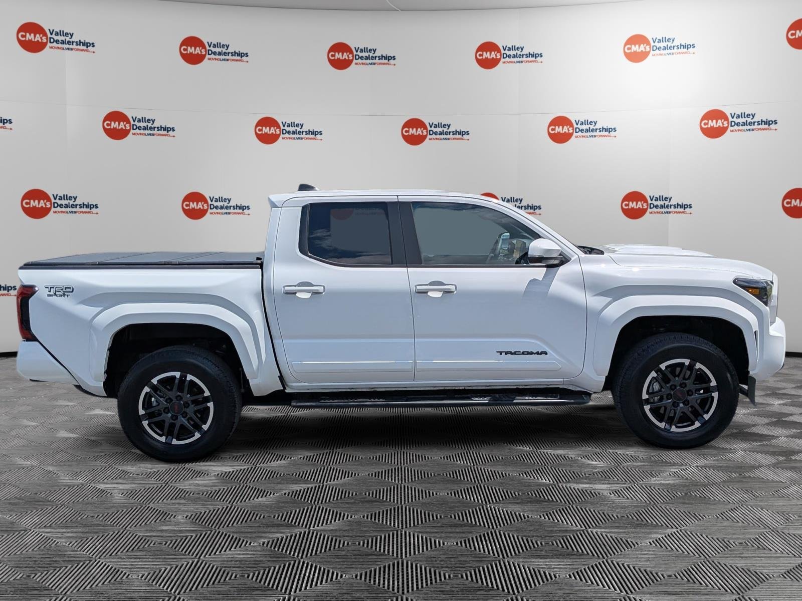 Used 2024 Ice Cap TOYOTA  image 4