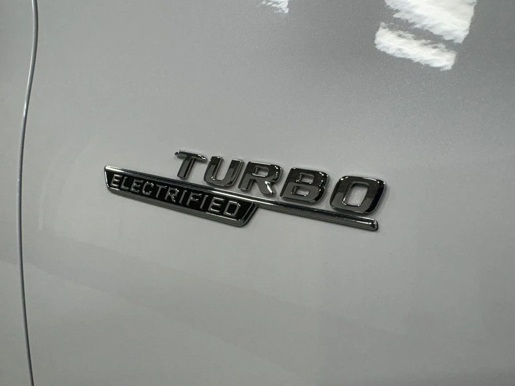 Used 2024 MANUFAKTUR Moonlight White Metallic Mercedes-Benz C 43 AMG® image 5