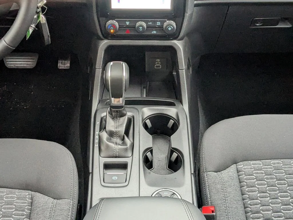 New 2025 Shadow Black Ford XLT image 18
