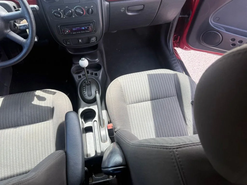 Used 2005 Burgundy Chrysler Touring image 30