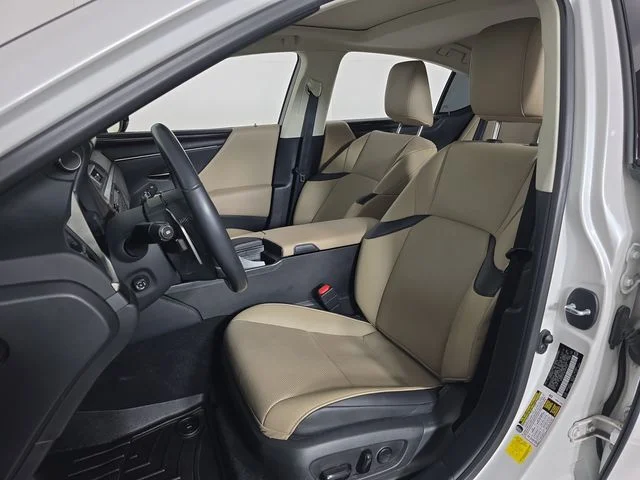 Used 2019 White Pearl Lexus 350 image 16