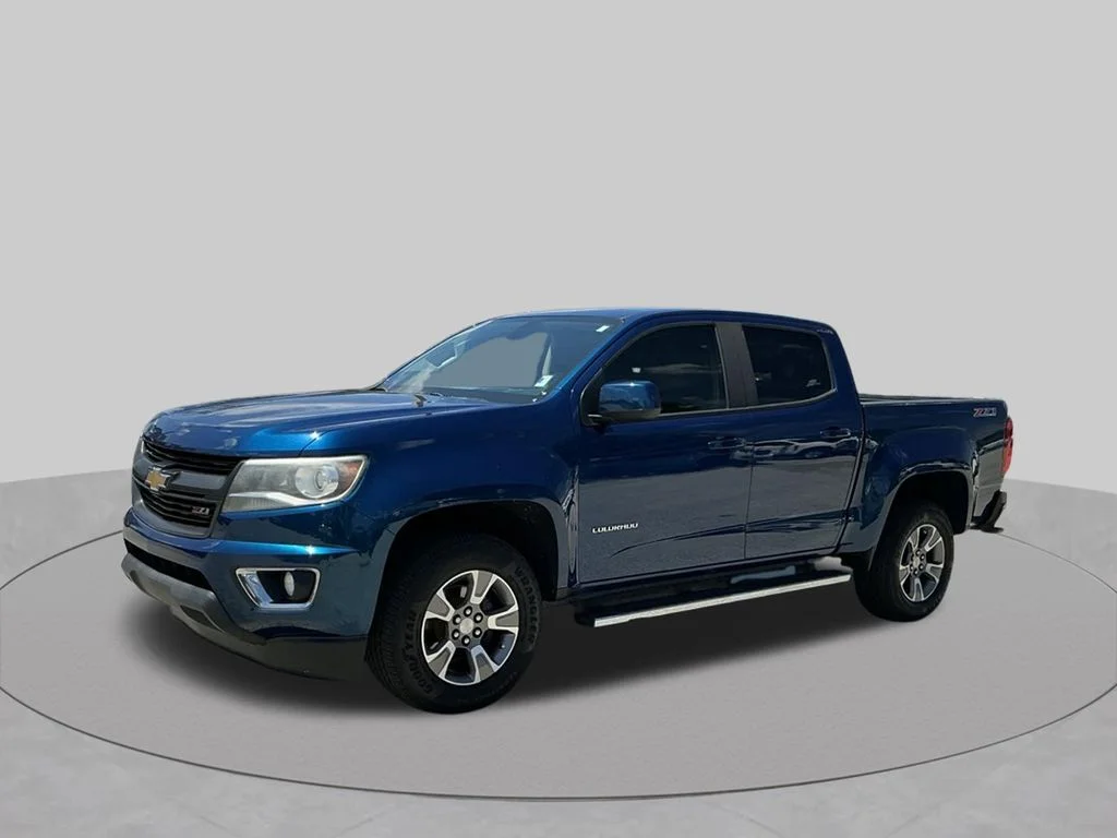 Used 2019 Blue Chevrolet Z71 image 2